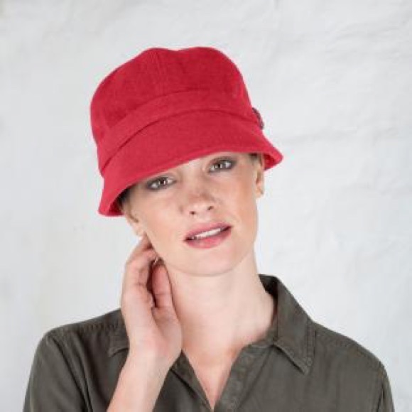 Red Wool Warm Women’s Hat Sanibel Brand - Picture 2 of 4